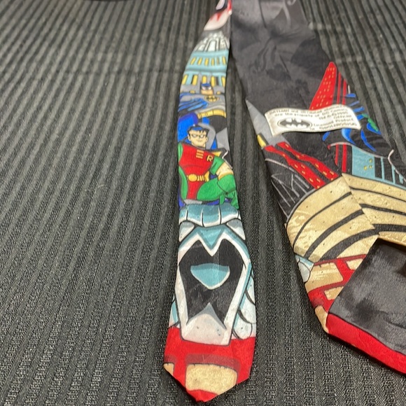 Batman and Robin Men’s Tie - Picture 4 of 4